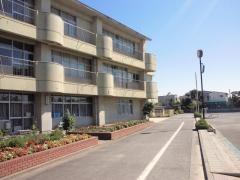 鵠洋小学校