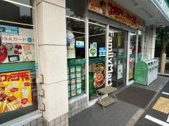 ファミリーマート　箕面繊維団地店