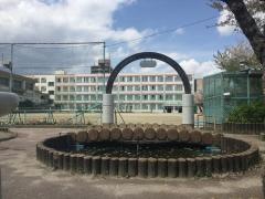 港西小学校