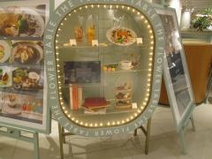 ビストロカフェ（ｂｉｓｔｒｏｃａｆｅ）ＴＨＥ・ＦＬＯＷＥＲＴＡＢＬＥ　名古屋三越栄店