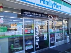 ファミリーマート　鴻巣滝馬室店
