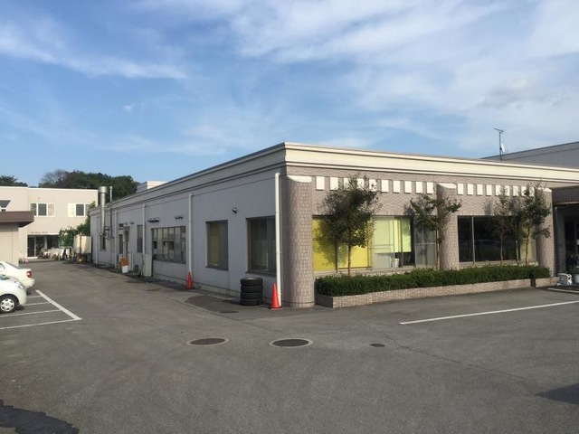 フローラ 建物全景