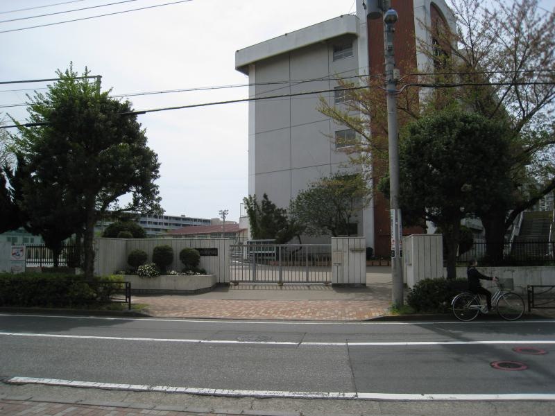 正門