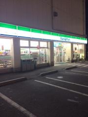 ファミリーマート　入間グリーンヒル店