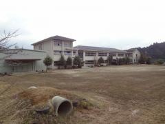 野依小学校