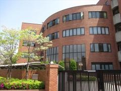 私立愛国中学校