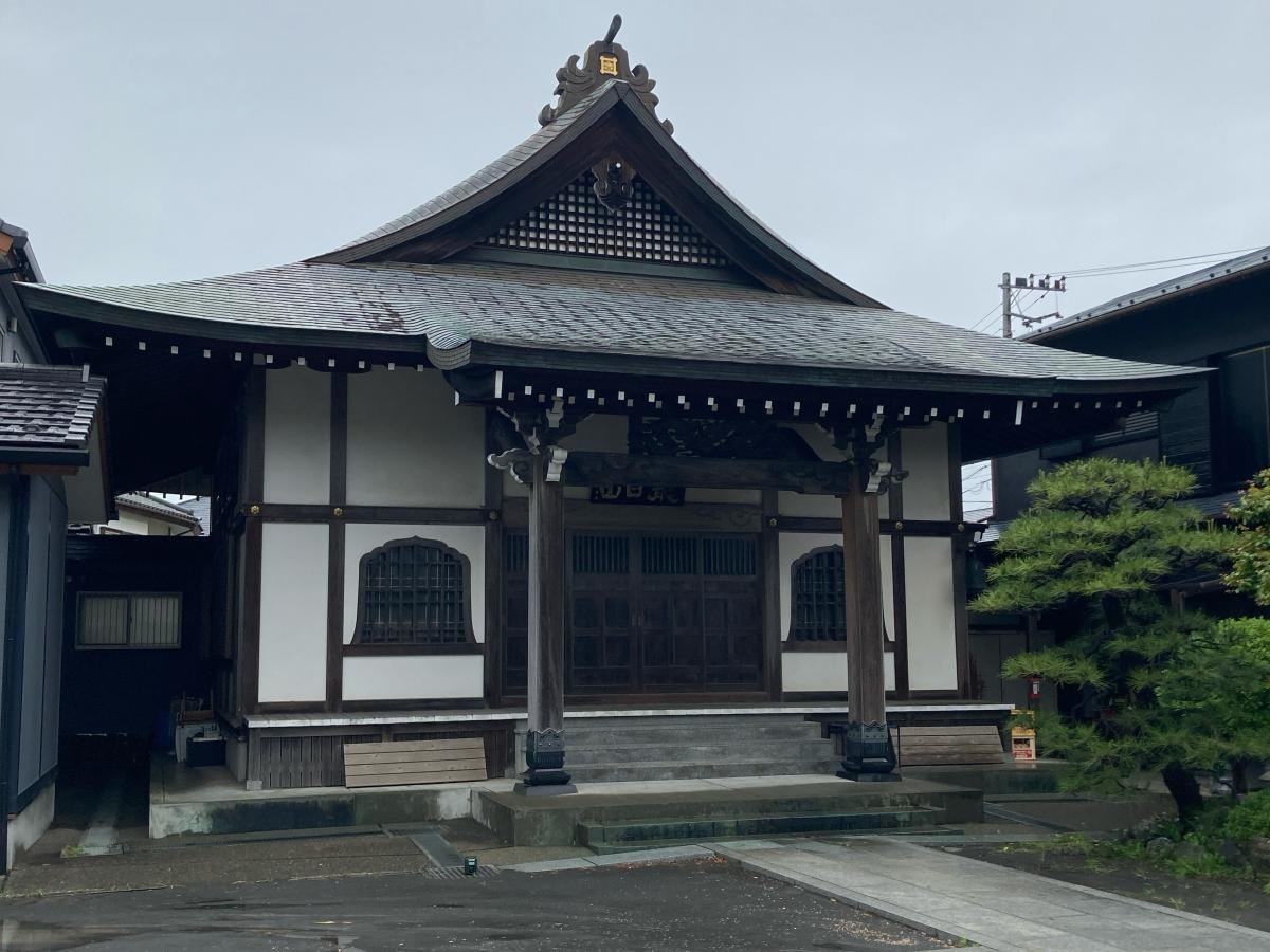 勧行寺の施設外観です。