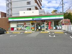 ファミリーマート　八幡西本町店