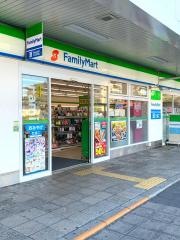 ファミリーマート　近鉄天理駅前店