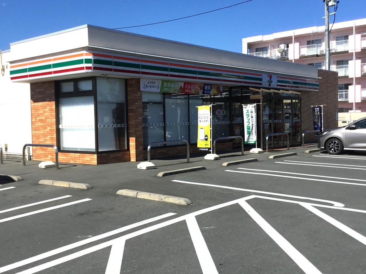 入口南東方向より