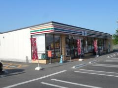 セブンイレブン　粕川中店