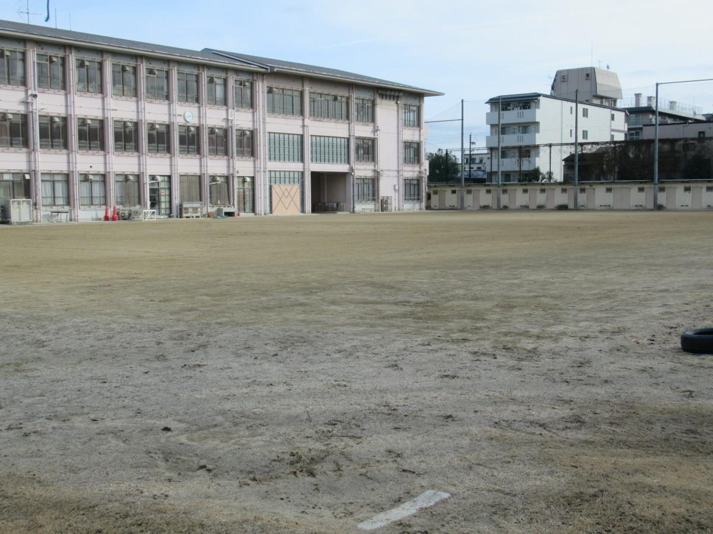 京都 市立 上京 中学校
