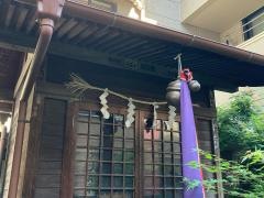 於三稲荷神社