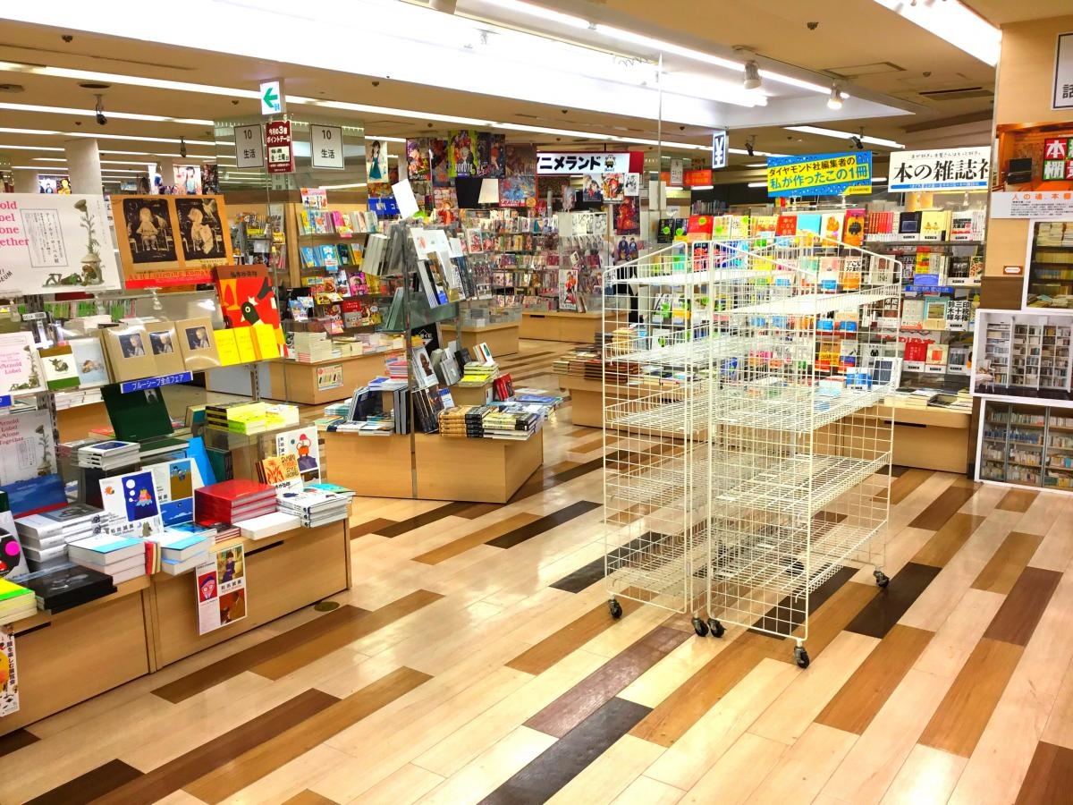 くまざわ書店　武蔵小金井北口店