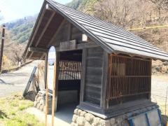 「稲核ダム」バス停留所