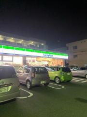 ファミリーマート　熊谷万平町店