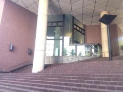 横浜市中央図書館