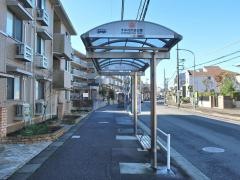「すみれが丘公園」バス停留所
