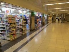 スギヤマ薬品栄東店
