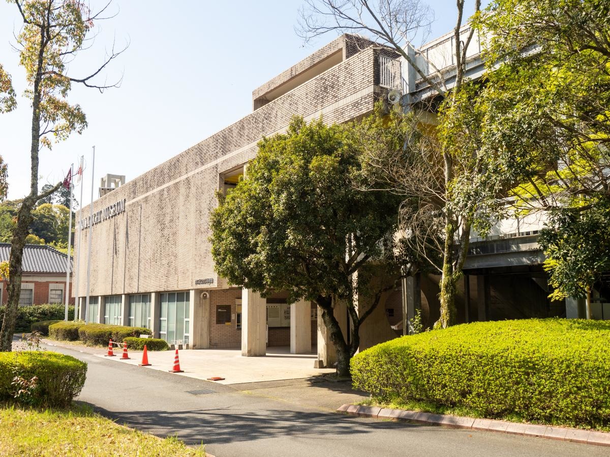 博物館の入口前の様子です