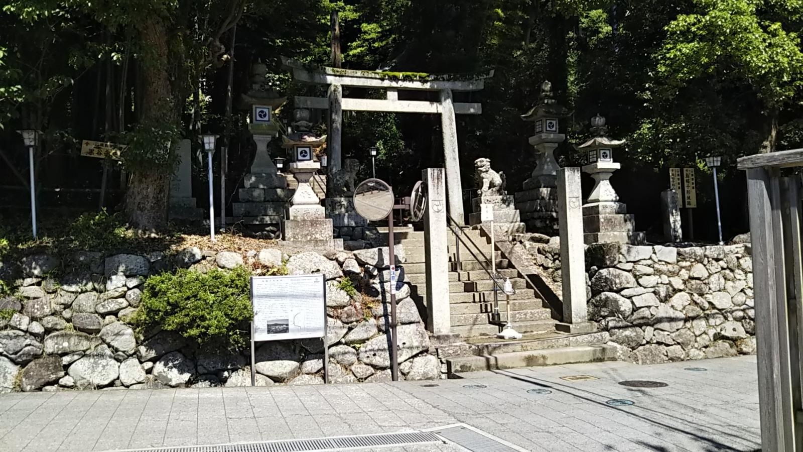 烏帽子形八幡神社(河内長野市喜多町)