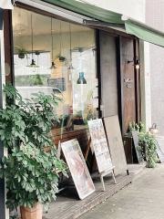 ＣＡＦＥ　ａｎｄ　ＢＡＲ　ＰＯＣＯ