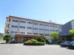 平津小学校