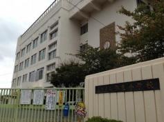 弥生小学校