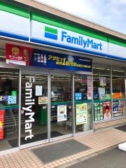 ファミリーマート　由比中央店