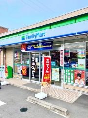 ファミリーマート　由比中央店