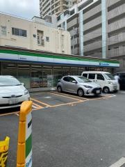 ファミリーマート　東五軒町店