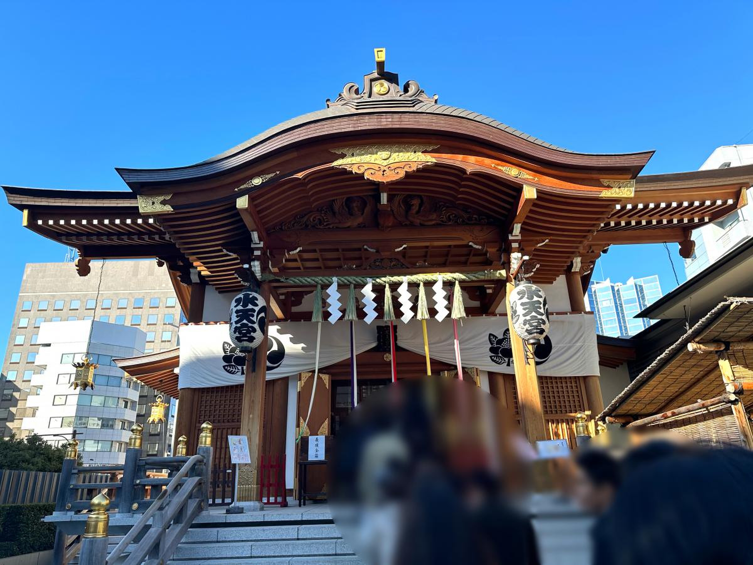 水 天 宮内