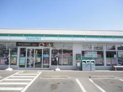 ファミリーマート 上三川インター店