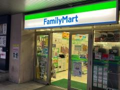 ファミリーマート　エキニア横浜店