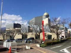伊勢原市立図書館