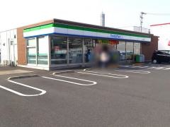 ファミリーマート　宇多津浜店