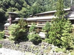西山温泉