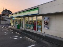 ファミリーマート　日進岩崎店