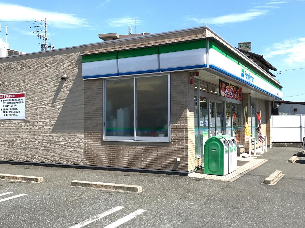 ファミリーマート豊橋向山店