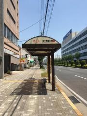 「地下鉄堀田」バス停留所