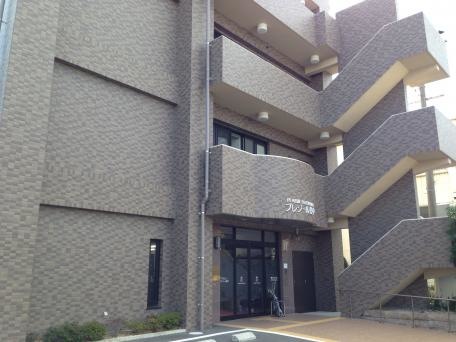 住宅型有料老人ホーム プレジール豊中 施設外観