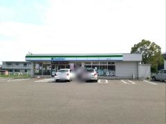 ファミリーマート　南高井店