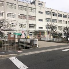 芝生小学校