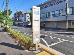 「若宮八幡通り入口」バス停留所