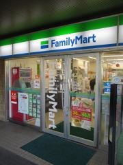 ファミリーマート　成増駅北店