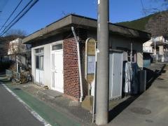 「千木良小学校前」バス停留所