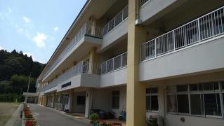 鹿折小学校