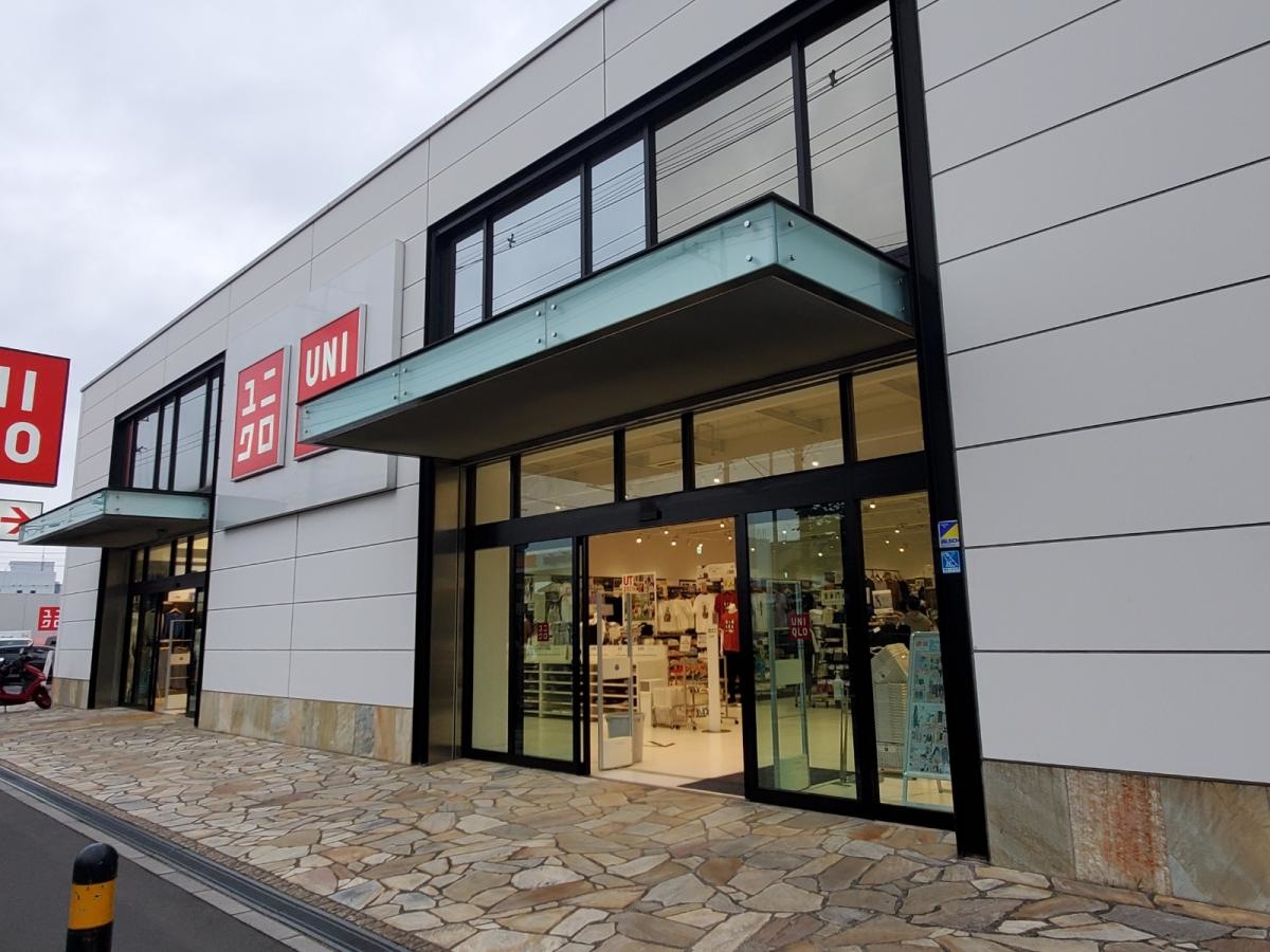 ユニクロ　草加花栗店