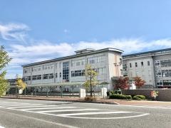 韮崎市立韮崎東中学校