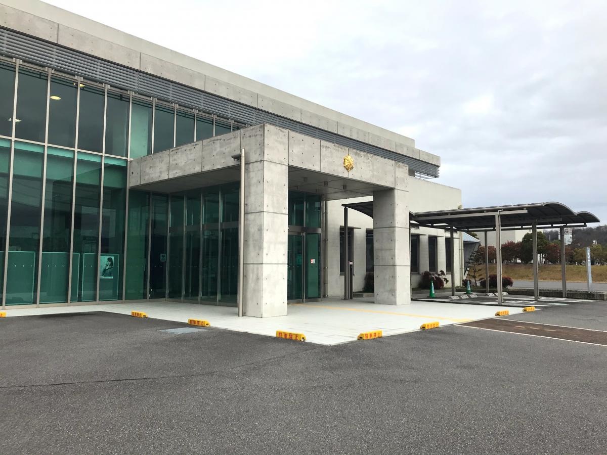 施設の外観